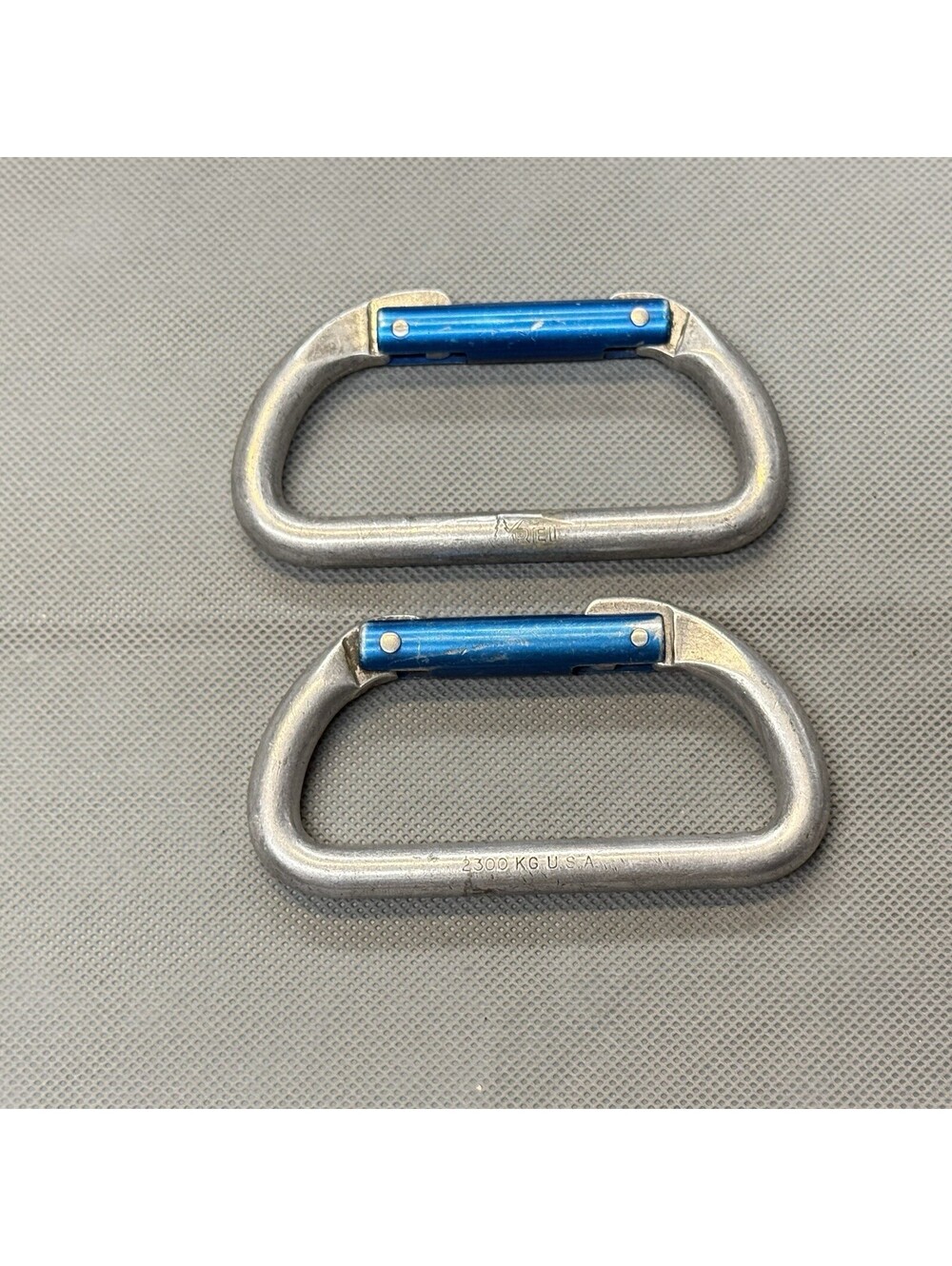 Vintage REI Carabiner 2300 KG USA - D Shape - Blue Gate – Lot of 2
